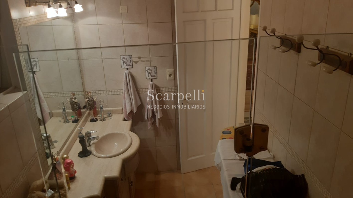 Casa ID.14582 - Prox Shopping Punta Carretas Residencia de Categoría y Estilo en Optimo estado de conservación y mantenimiento Ideal Empresa u opciones múltiples.-