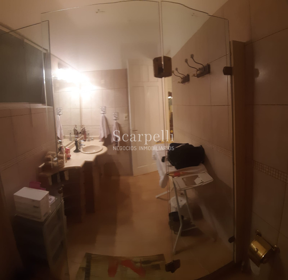 Casa ID.14582 - Prox Shopping Punta Carretas Residencia de Categoría y Estilo en Optimo estado de conservación y mantenimiento Ideal Empresa u opciones múltiples.-