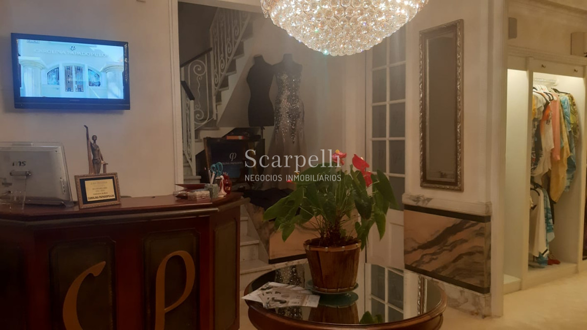 Casa ID.14582 - Prox Shopping Punta Carretas Residencia de Categoría y Estilo en Optimo estado de conservación y mantenimiento Ideal Empresa u opciones múltiples.-