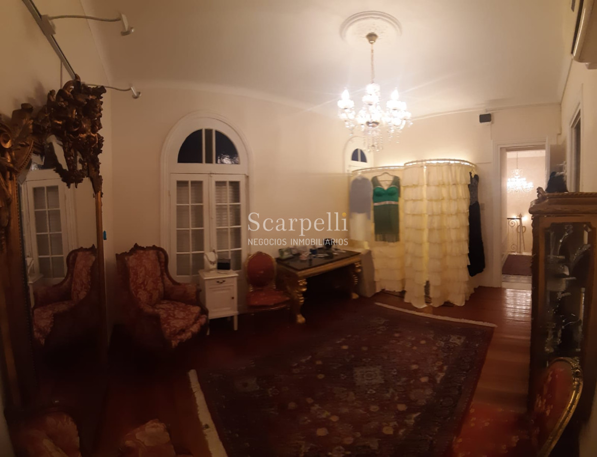 Casa ID.14582 - Prox Shopping Punta Carretas Residencia de Categoría y Estilo en Optimo estado de conservación y mantenimiento Ideal Empresa u opciones múltiples.-