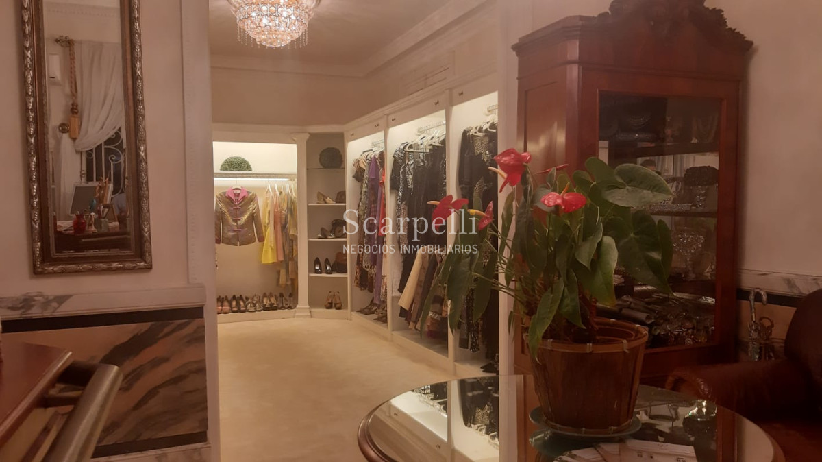 Casa ID.14582 - Prox Shopping Punta Carretas Residencia de Categoría y Estilo en Optimo estado de conservación y mantenimiento Ideal Empresa u opciones múltiples.-