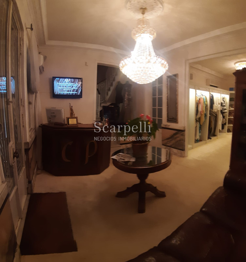 Casa ID.14582 - Prox Shopping Punta Carretas Residencia de Categoría y Estilo en Optimo estado de conservación y mantenimiento Ideal Empresa u opciones múltiples.-