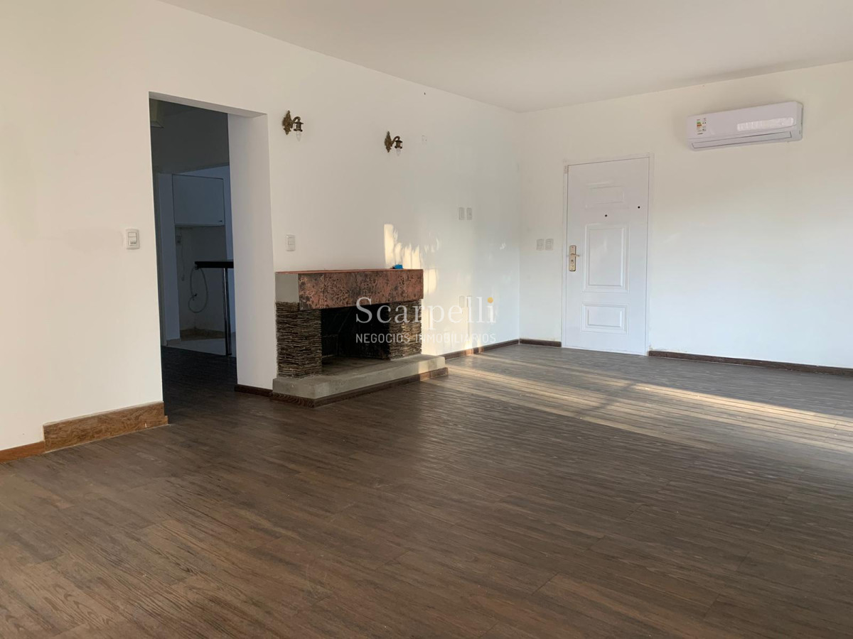 Casa ID.16761 - Gral Paz y Av. Bolivia. Prox. Colegio Santa Rita y Hospital Británico Carrasco