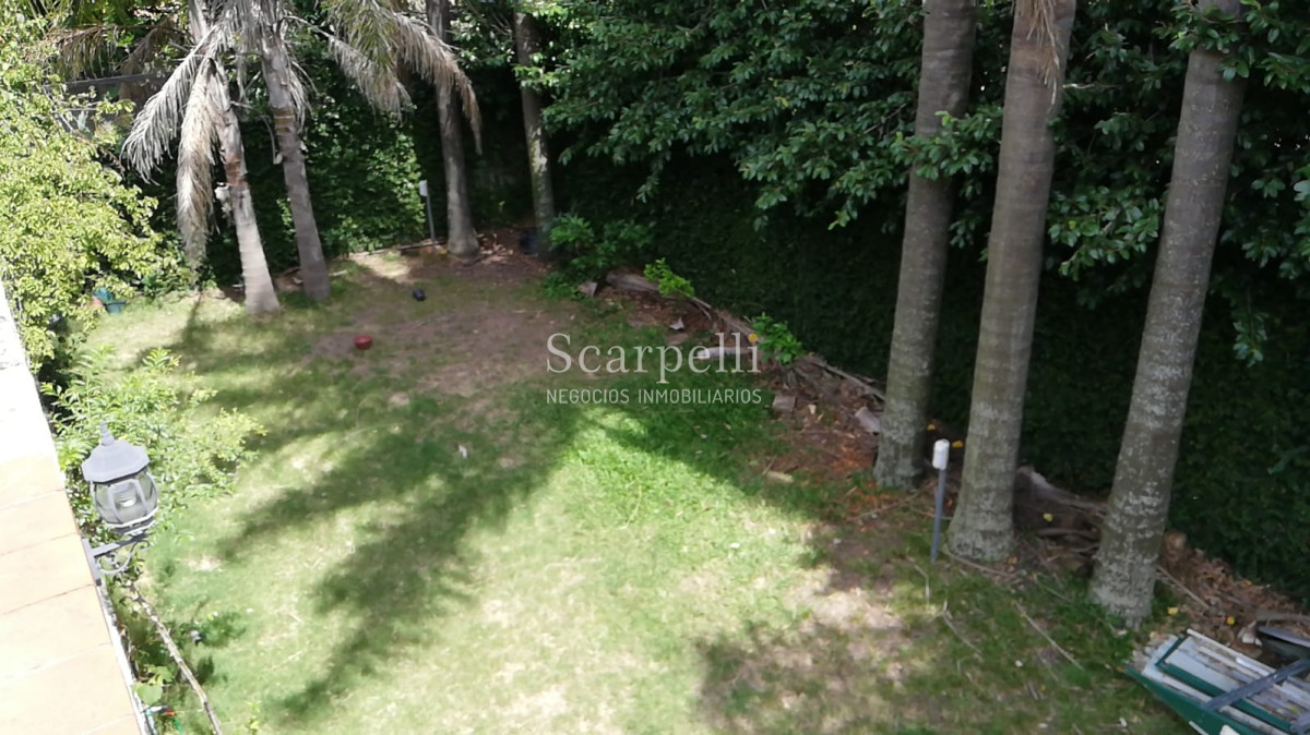 Casa ID.16805 - Gran Residencia Estilo Bungalow Francés con el sello del Arq. Labonora