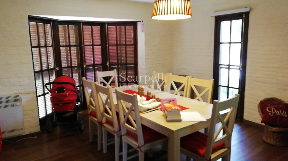 Casa ID.16805 - Gran Residencia Estilo Bungalow Francés con el sello del Arq. Labonora