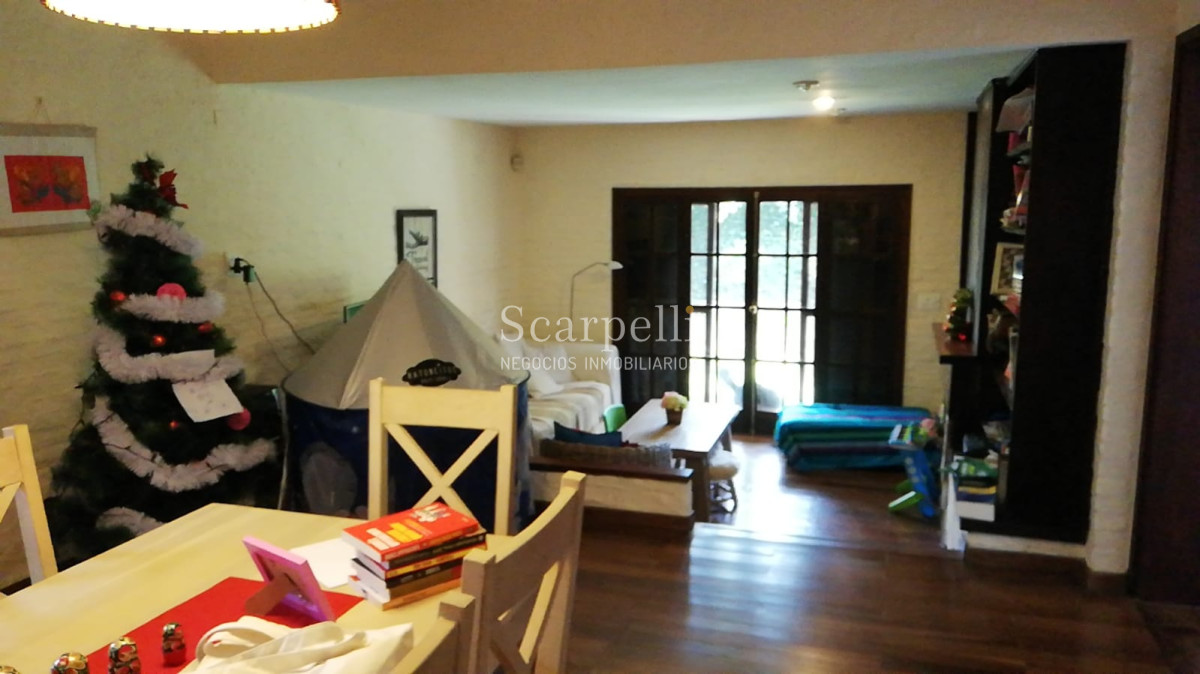 Casa ID.16805 - Gran Residencia Estilo Bungalow Francés con el sello del Arq. Labonora