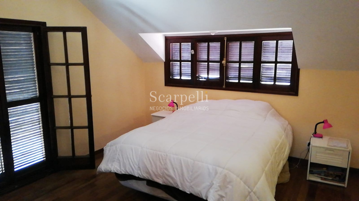 Casa ID.16805 - Gran Residencia Estilo Bungalow Francés con el sello del Arq. Labonora