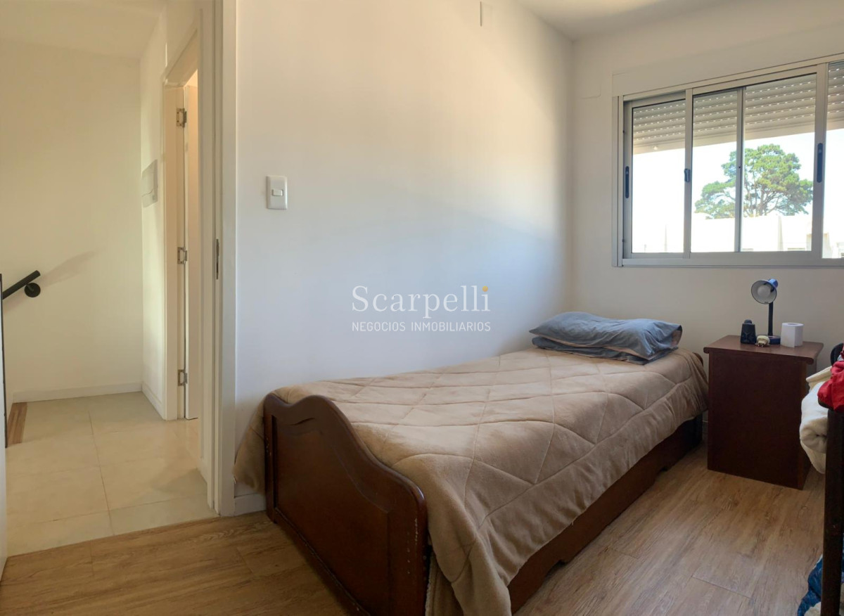 Casa ID.17256 - Duplex Ciudad de la Costa como a Estrenar en Complejo Cerrado muy Seguro Próximo al Shopping Costa Urbana.-