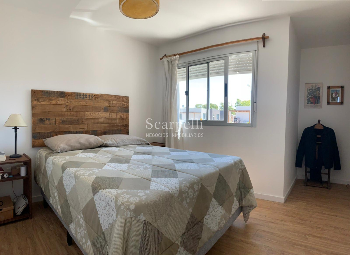 Casa ID.17256 - Duplex Ciudad de la Costa como a Estrenar en Complejo Cerrado muy Seguro Próximo al Shopping Costa Urbana.-