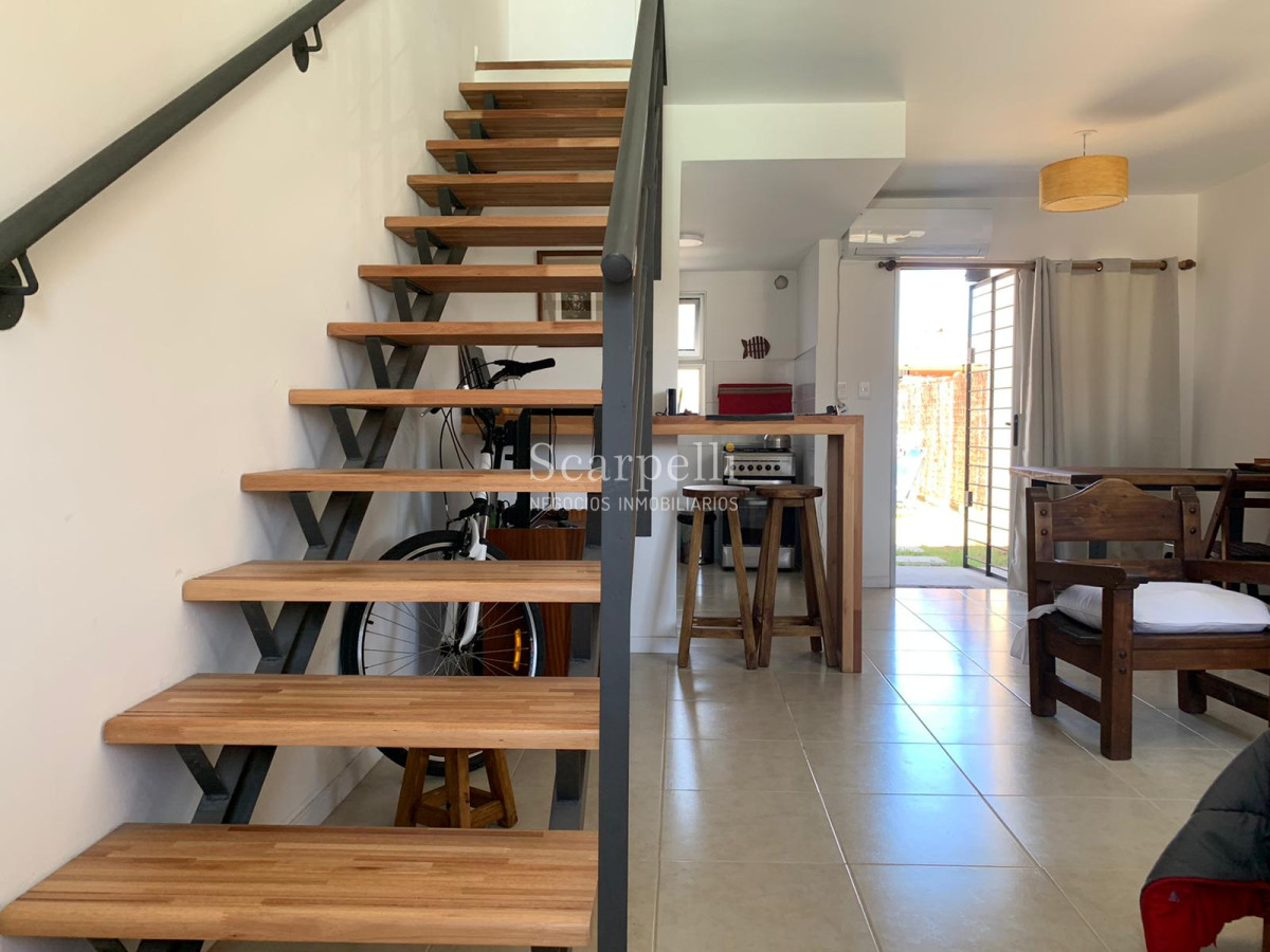 Casa ID.17256 - Duplex Ciudad de la Costa como a Estrenar en Complejo Cerrado muy Seguro Próximo al Shopping Costa Urbana.-