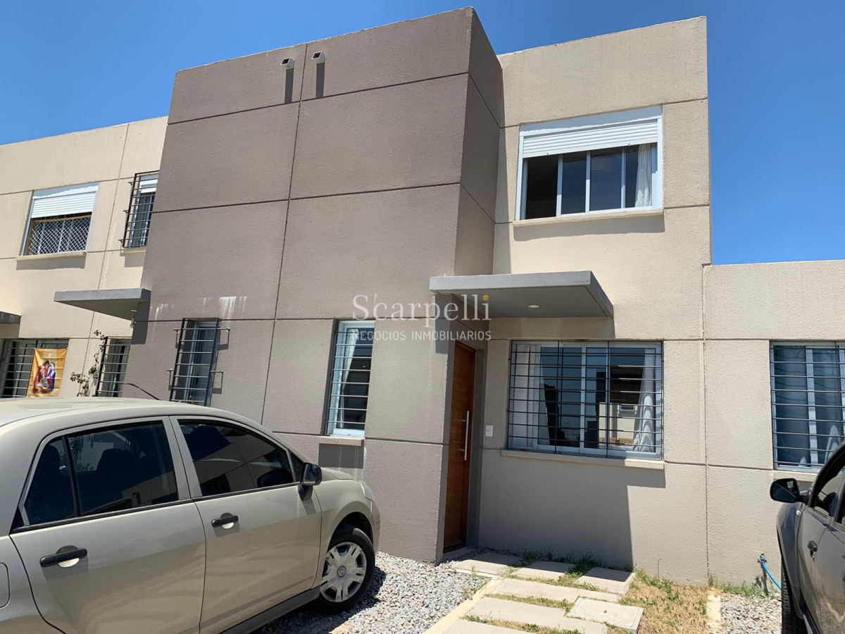 Casa ID.17256 - Duplex Ciudad de la Costa como a Estrenar en Complejo Cerrado muy Seguro Próximo al Shopping Costa Urbana.-