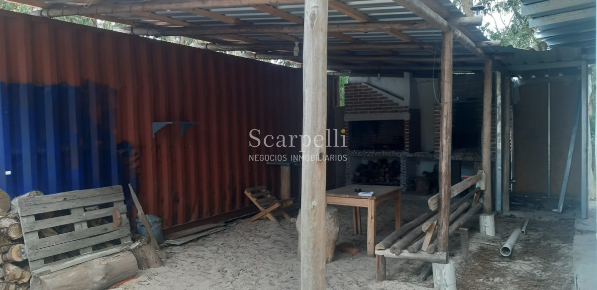 Casa ID.18020 - Belo Horizonte: Gran terreno con Casa Principal + Salon o Playroom independiente + Container 12 mts : Ideal Pequeña Posada