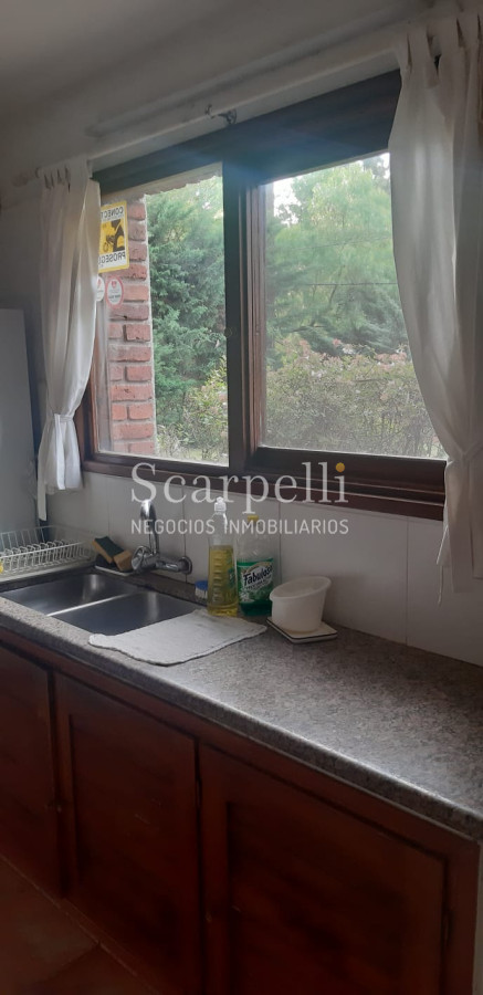 Casa ID.18160 - Pinares Parada 35 Cno. Laguna Próximo. Chalet de Ladrillo y Tejas Francesas Estilo Country en Apacible Entorno  con Vecinos todo el Año.-