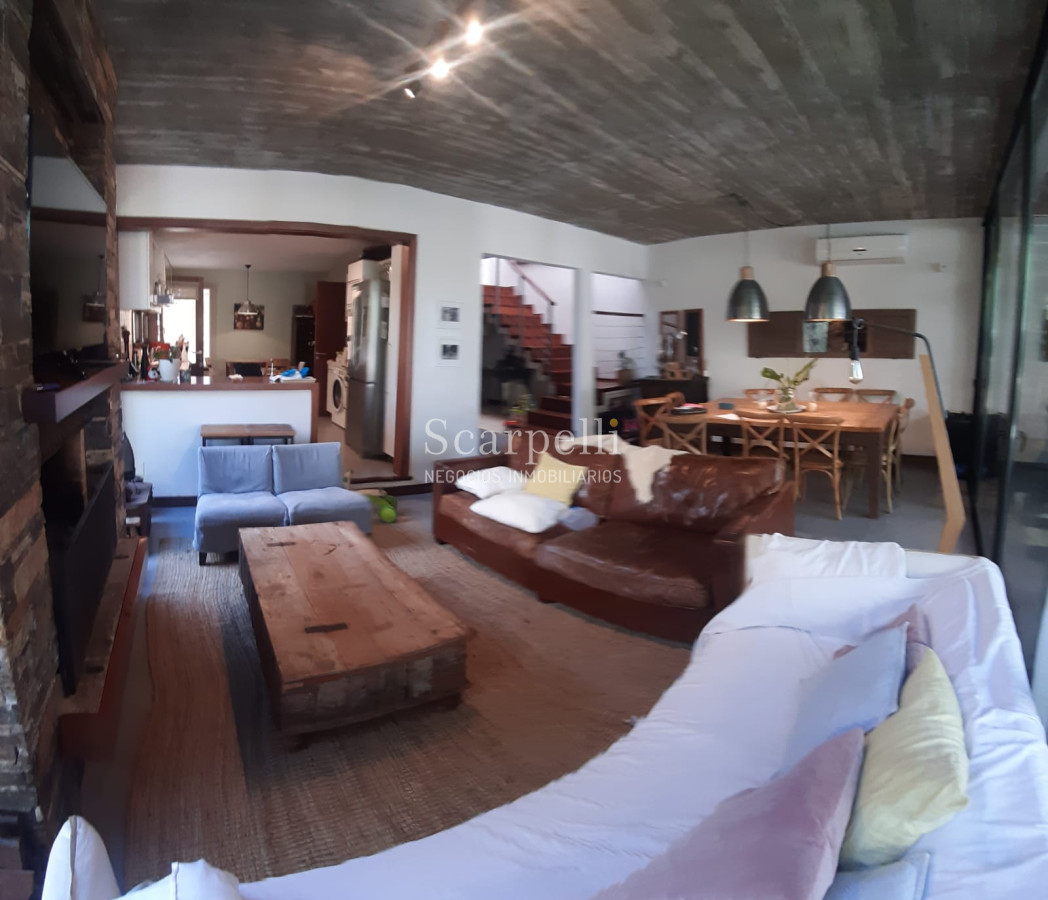 Casa ID.19925 - Casa en Barrio San Nicolás: Amplios Ambientes con inmejorable luminosidad y excelente terminaciones.-