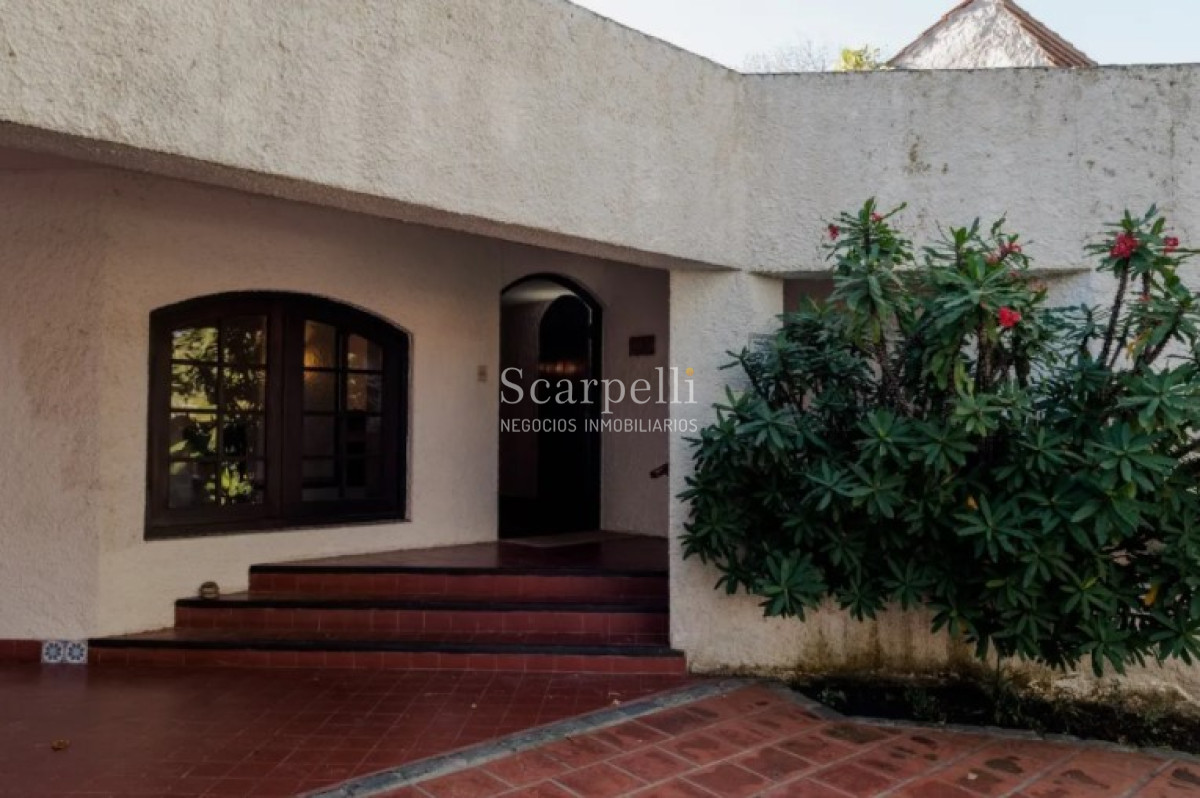 Casa ID.19925 - Casa en Barrio San Nicolás: Amplios Ambientes con inmejorable luminosidad y excelente terminaciones.-