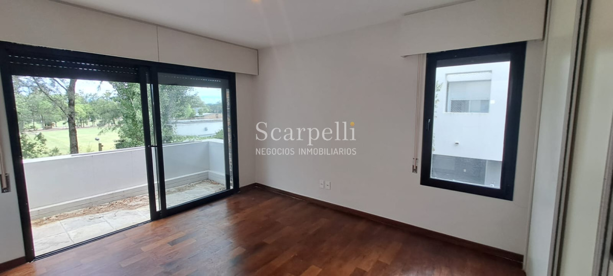 Casa ID.19925 - Casa en Barrio San Nicolás: Amplios Ambientes con inmejorable luminosidad y excelente terminaciones.-