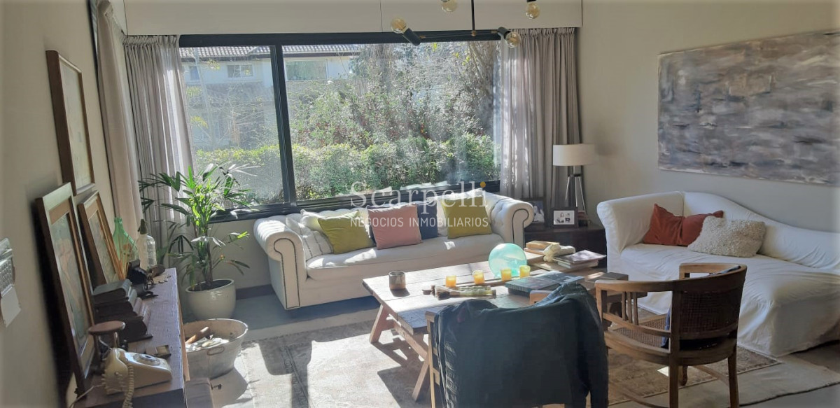 Casa ID.19925 - Casa en Barrio San Nicolás: Amplios Ambientes con inmejorable luminosidad y excelente terminaciones.-