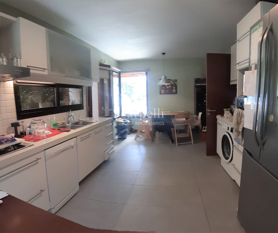 Casa ID.19925 - Casa en Barrio San Nicolás: Amplios Ambientes con inmejorable luminosidad y excelente terminaciones.-