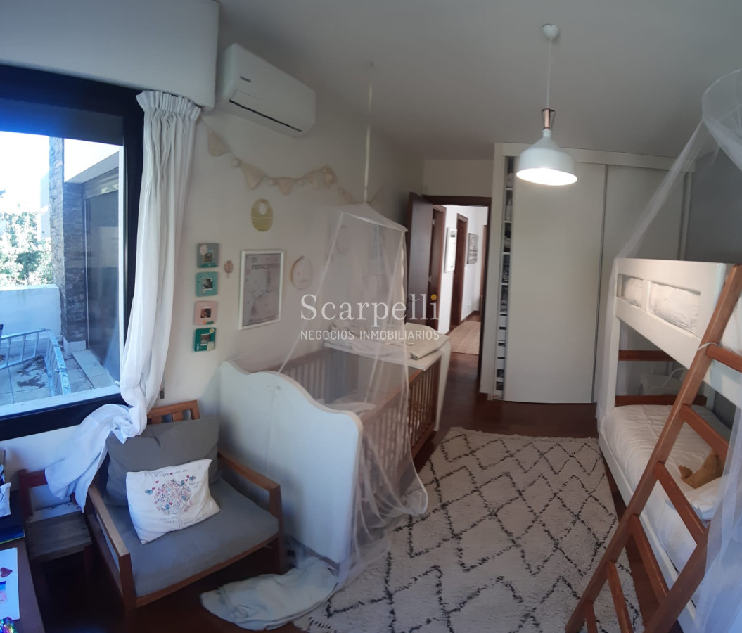 Casa ID.19925 - Casa en Barrio San Nicolás: Amplios Ambientes con inmejorable luminosidad y excelente terminaciones.-