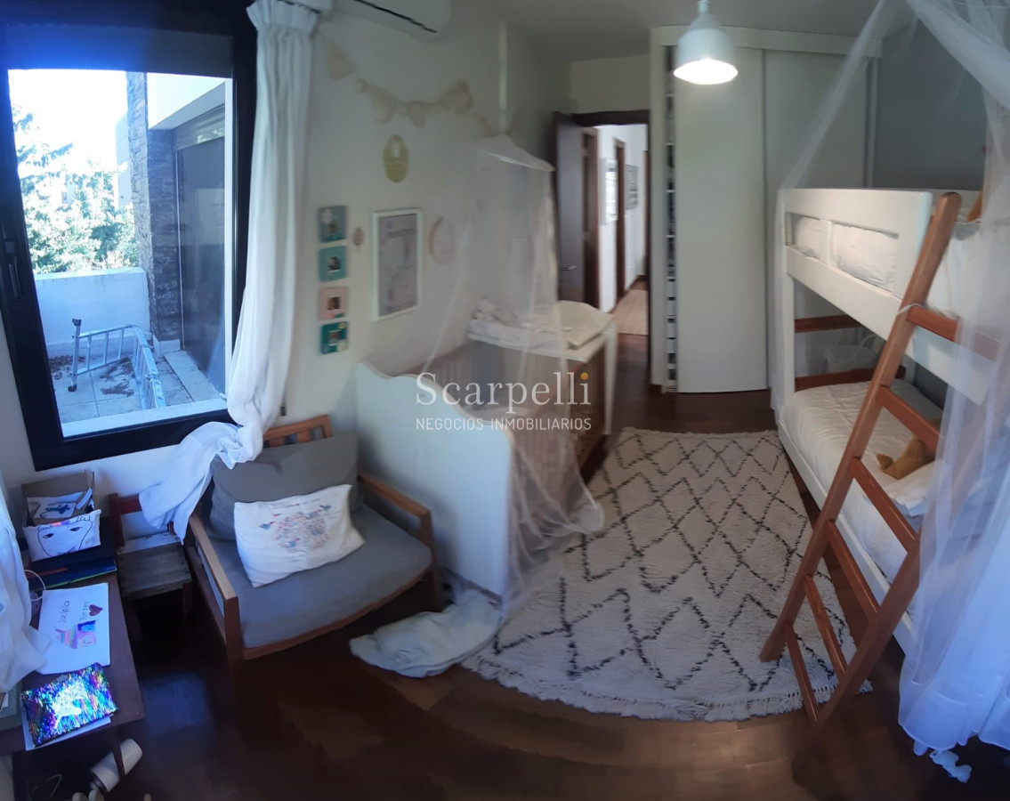 Casa ID.19925 - Casa en Barrio San Nicolás: Amplios Ambientes con inmejorable luminosidad y excelente terminaciones.-