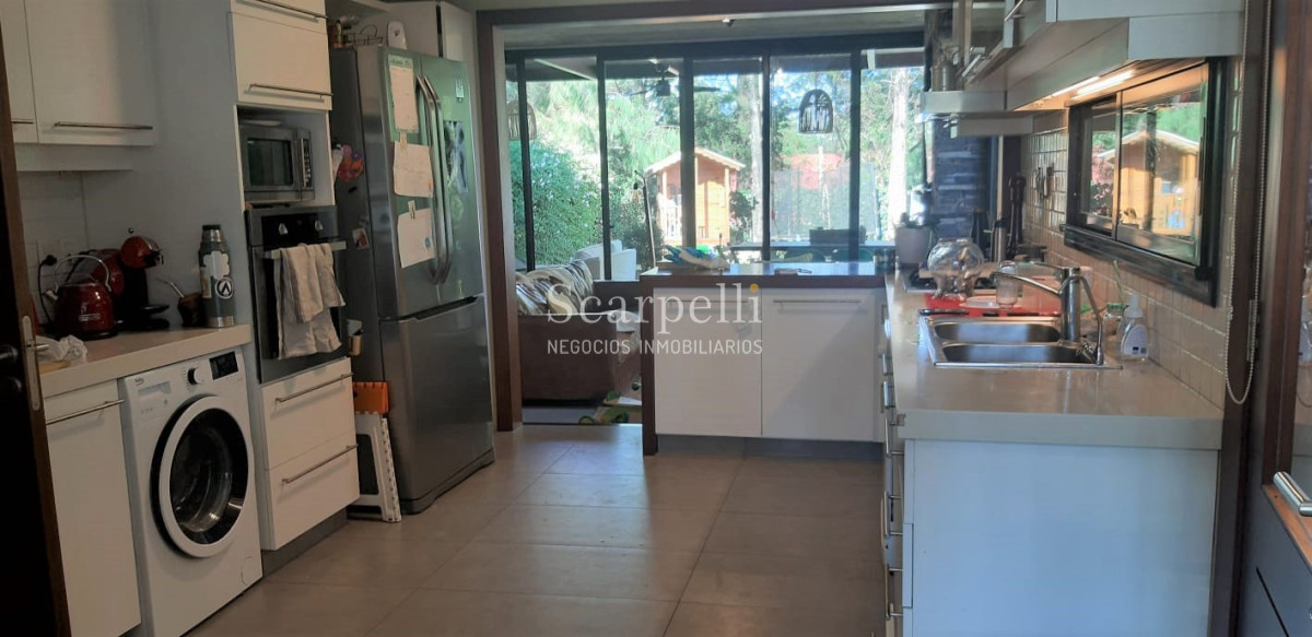 Casa ID.19925 - Casa en Barrio San Nicolás: Amplios Ambientes con inmejorable luminosidad y excelente terminaciones.-