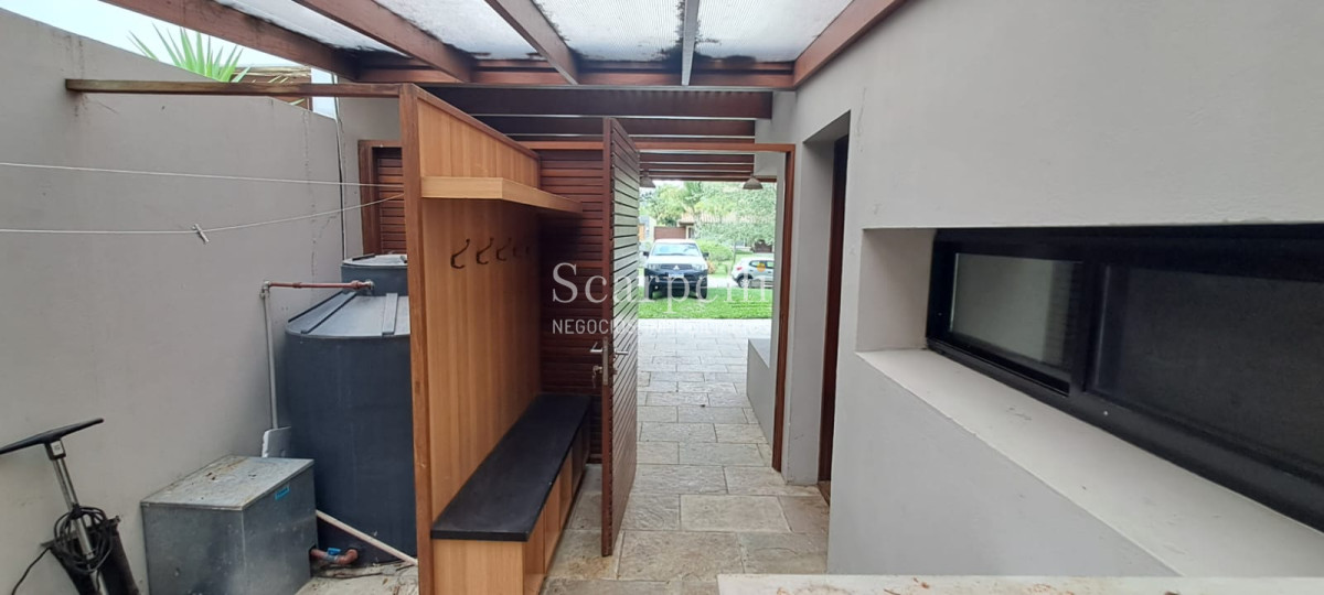 Casa ID.19925 - Casa en Barrio San Nicolás: Amplios Ambientes con inmejorable luminosidad y excelente terminaciones.-