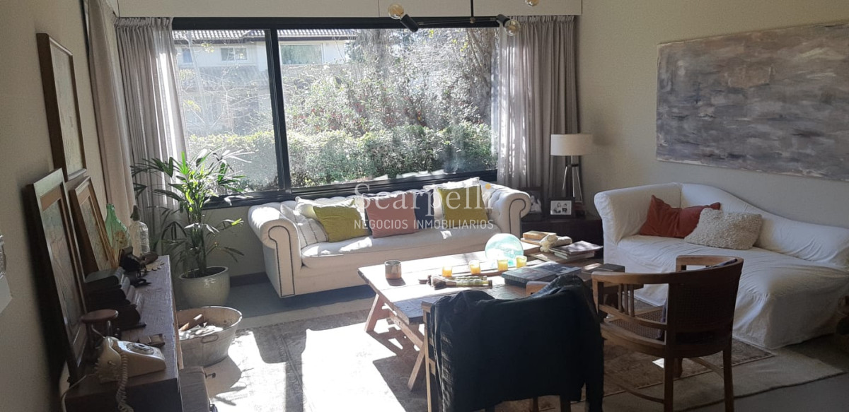 Casa ID.19925 - Casa en Barrio San Nicolás: Amplios Ambientes con inmejorable luminosidad y excelente terminaciones.-