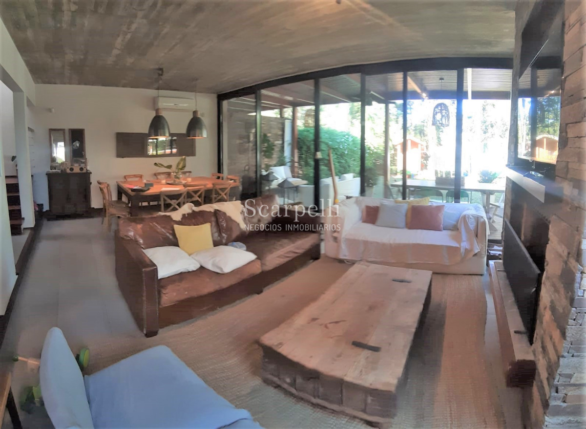 Casa ID.19925 - Casa en Barrio San Nicolás: Amplios Ambientes con inmejorable luminosidad y excelente terminaciones.-