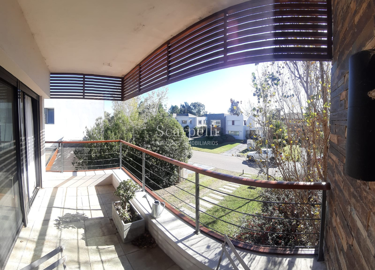 Casa ID.19925 - Casa en Barrio San Nicolás: Amplios Ambientes con inmejorable luminosidad y excelente terminaciones.-