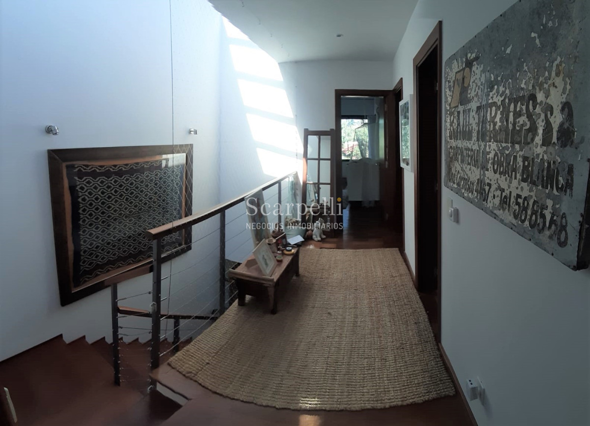 Casa ID.19925 - Casa en Barrio San Nicolás: Amplios Ambientes con inmejorable luminosidad y excelente terminaciones.-