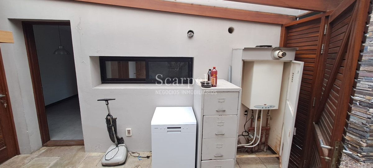 Casa ID.19925 - Casa en Barrio San Nicolás: Amplios Ambientes con inmejorable luminosidad y excelente terminaciones.-