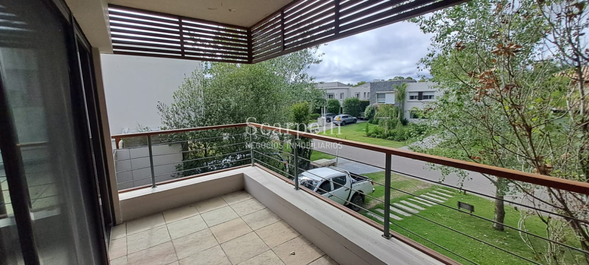 Casa ID.19925 - Casa en Barrio San Nicolás: Amplios Ambientes con inmejorable luminosidad y excelente terminaciones.-