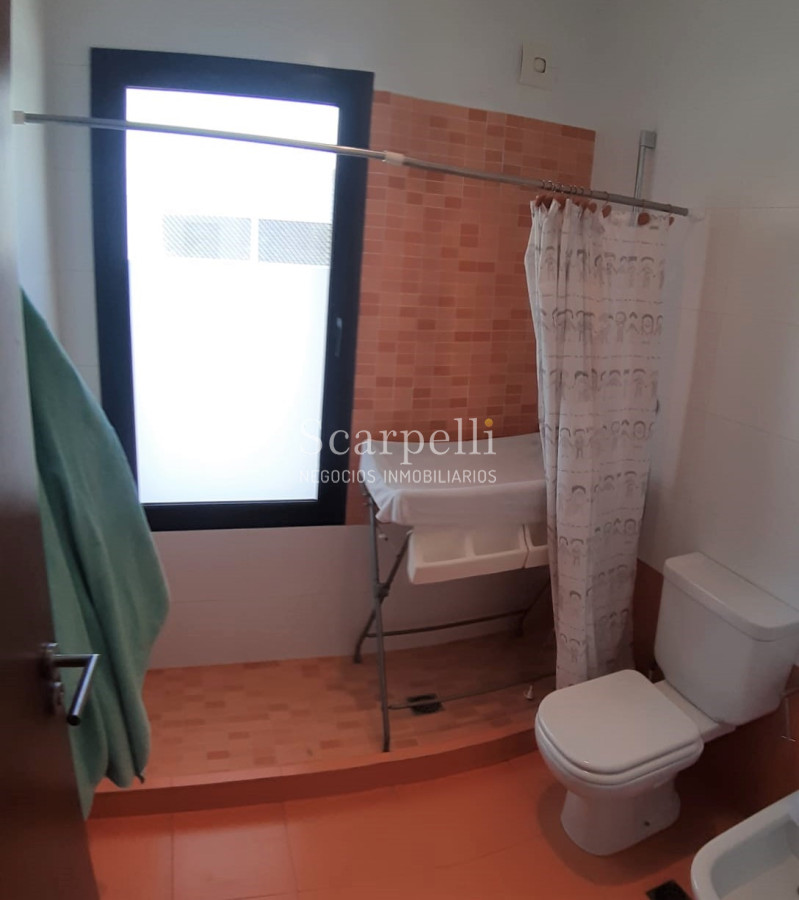 Casa ID.19925 - Casa en Barrio San Nicolás: Amplios Ambientes con inmejorable luminosidad y excelente terminaciones.-