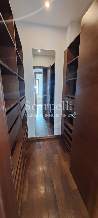 Casa ID.19925 - Casa en Barrio San Nicolás: Amplios Ambientes con inmejorable luminosidad y excelente terminaciones.-