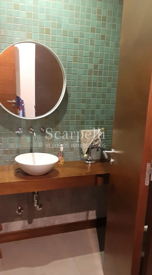 Casa ID.19925 - Casa en Barrio San Nicolás: Amplios Ambientes con inmejorable luminosidad y excelente terminaciones.-