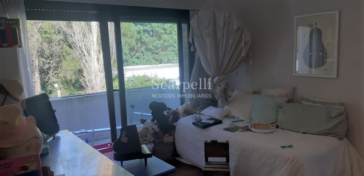 Casa ID.19925 - Casa en Barrio San Nicolás: Amplios Ambientes con inmejorable luminosidad y excelente terminaciones.-