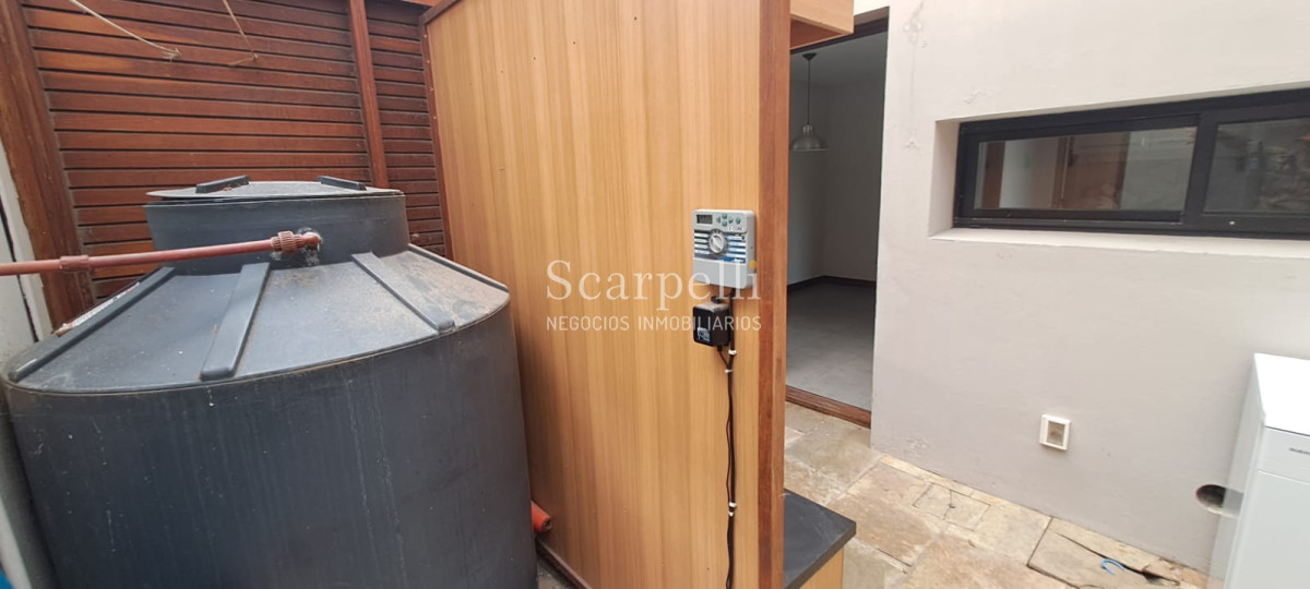 Casa ID.19925 - Casa en Barrio San Nicolás: Amplios Ambientes con inmejorable luminosidad y excelente terminaciones.-