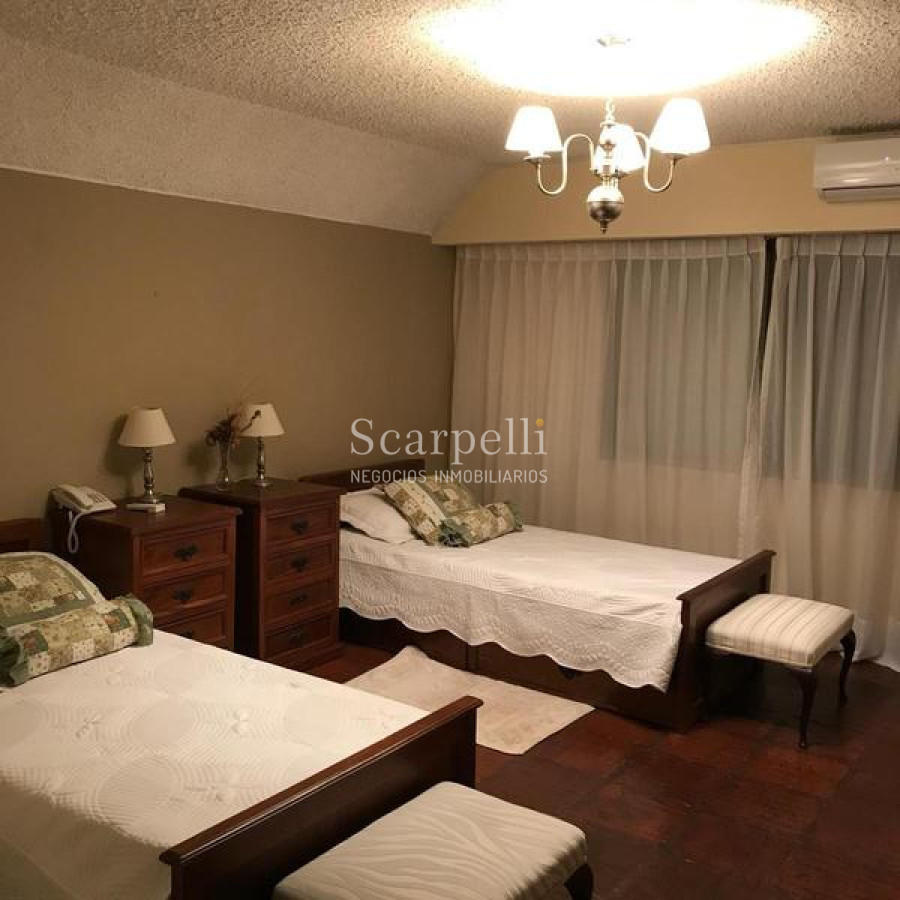 Casa ID.20274 - Importante Chalet con Tejas Vidriadas prox. Av. Francia Parada 7 Mansa