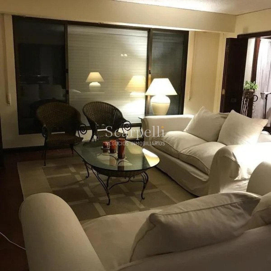 Casa ID.20274 - Importante Chalet con Tejas Vidriadas prox. Av. Francia Parada 7 Mansa