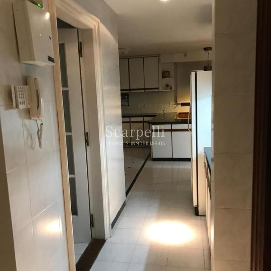 Casa ID.20274 - Importante Chalet con Tejas Vidriadas prox. Av. Francia Parada 7 Mansa