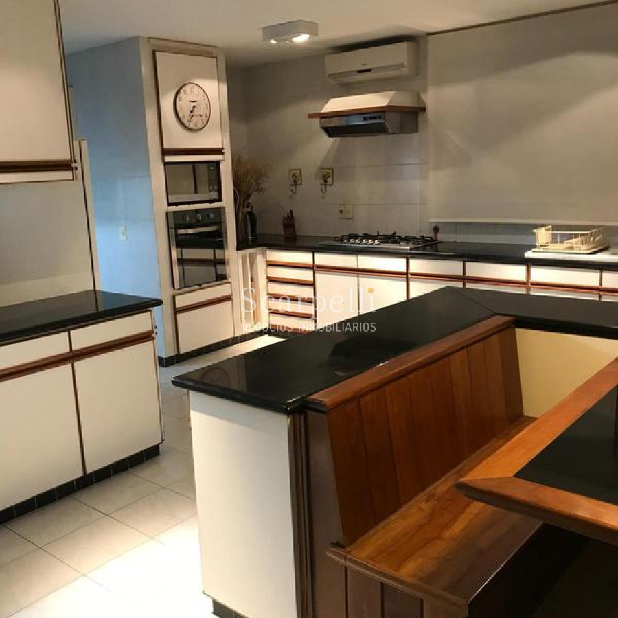 Casa ID.20274 - Importante Chalet con Tejas Vidriadas prox. Av. Francia Parada 7 Mansa