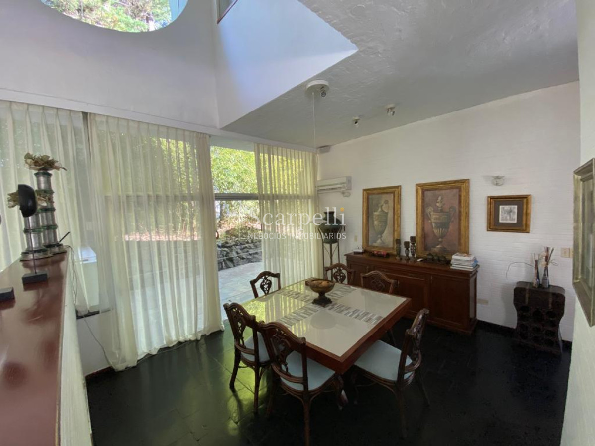 Casa ID.20705 - Estupendo Chalet en Lugano Excelente calidad de Construcción y buenas terminaciones.-