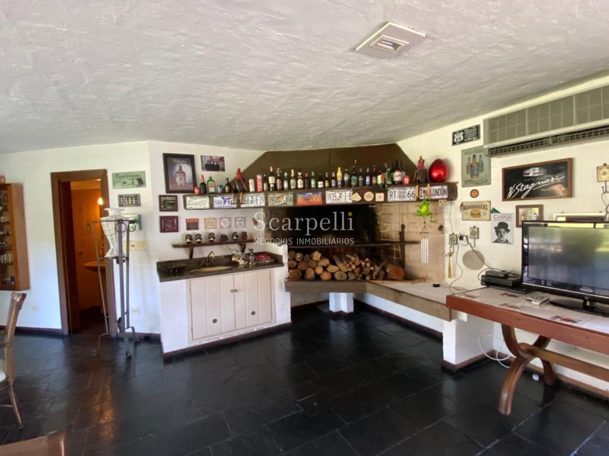 Casa ID.20705 - Estupendo Chalet en Lugano Excelente calidad de Construcción y buenas terminaciones.-