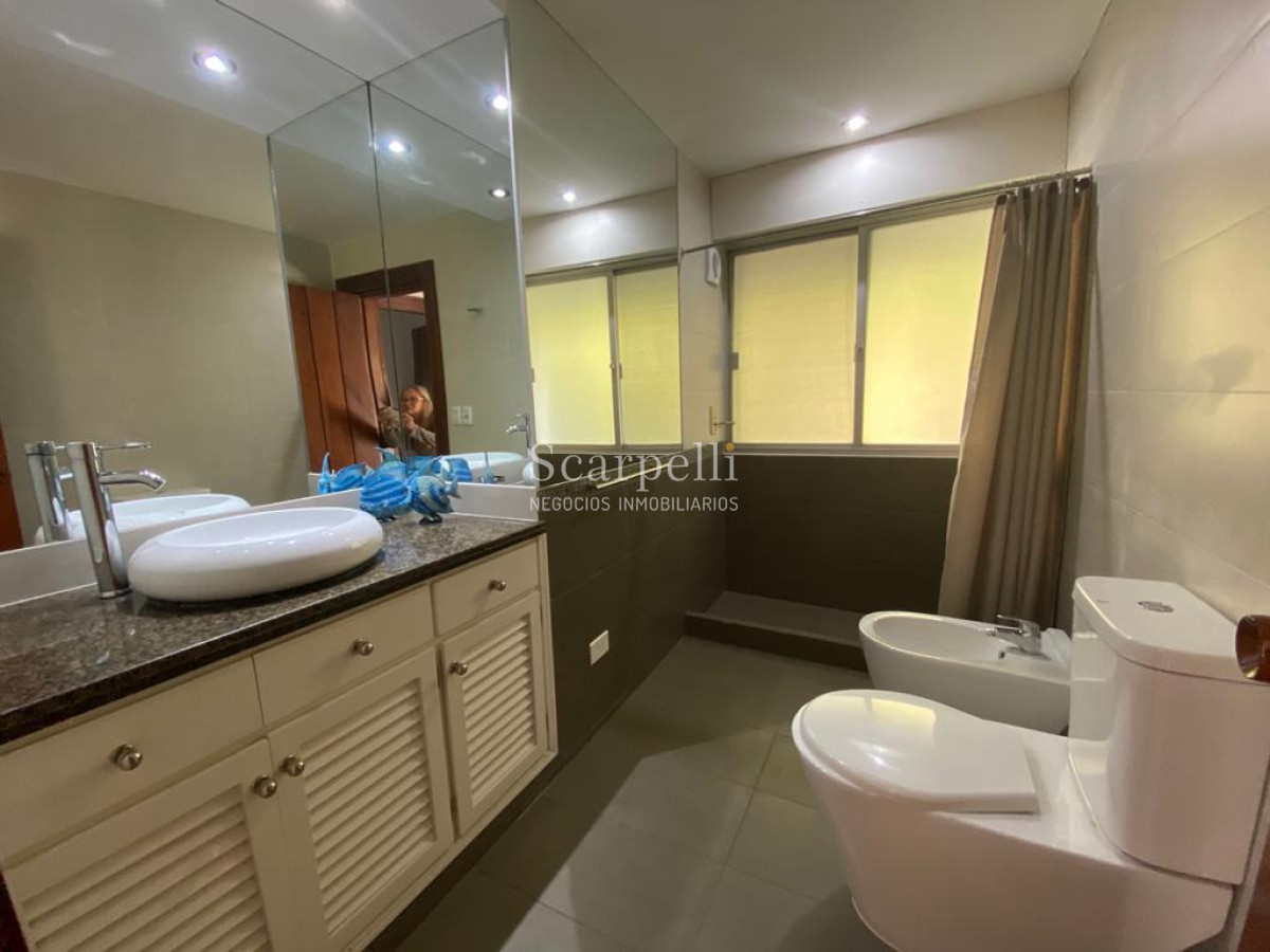 Casa ID.20705 - Estupendo Chalet en Lugano Excelente calidad de Construcción y buenas terminaciones.-