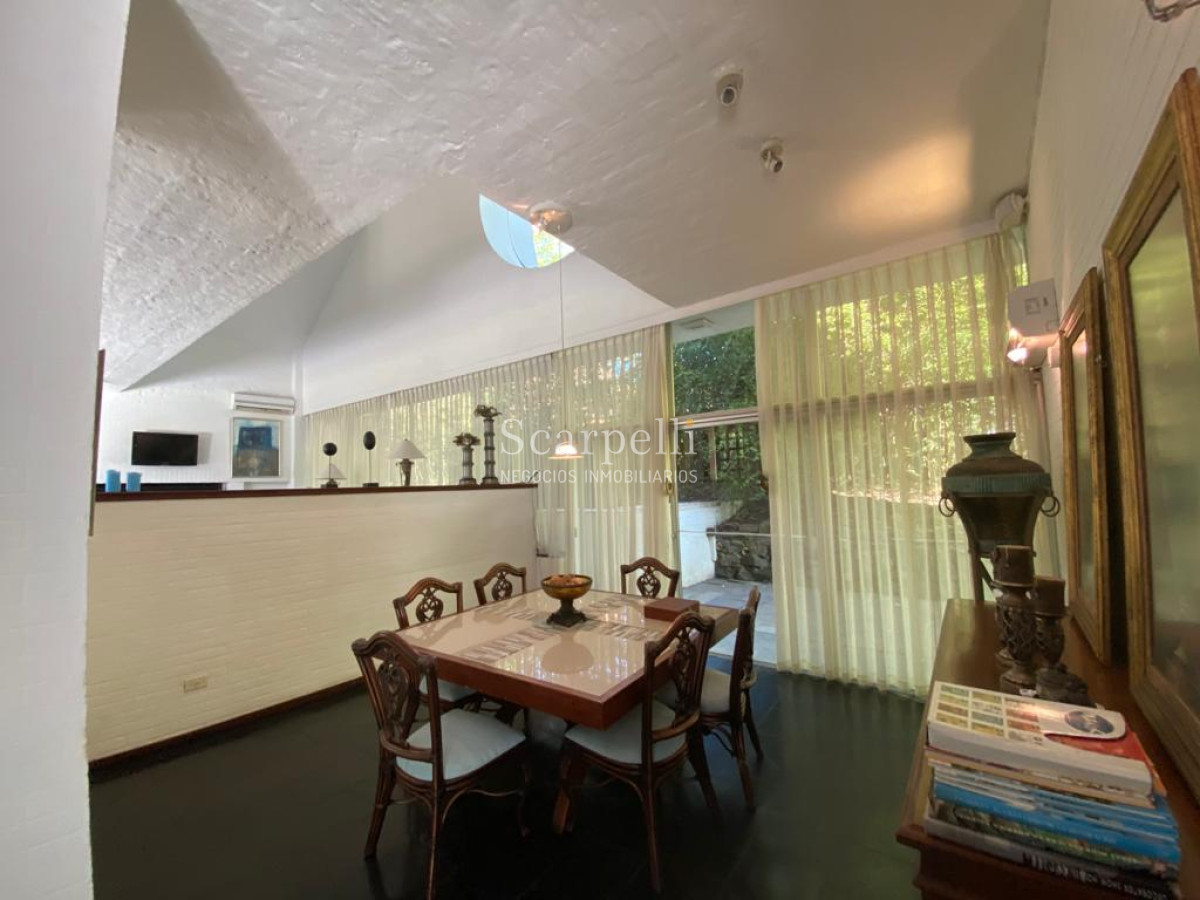 Casa ID.20705 - Estupendo Chalet en Lugano Excelente calidad de Construcción y buenas terminaciones.-