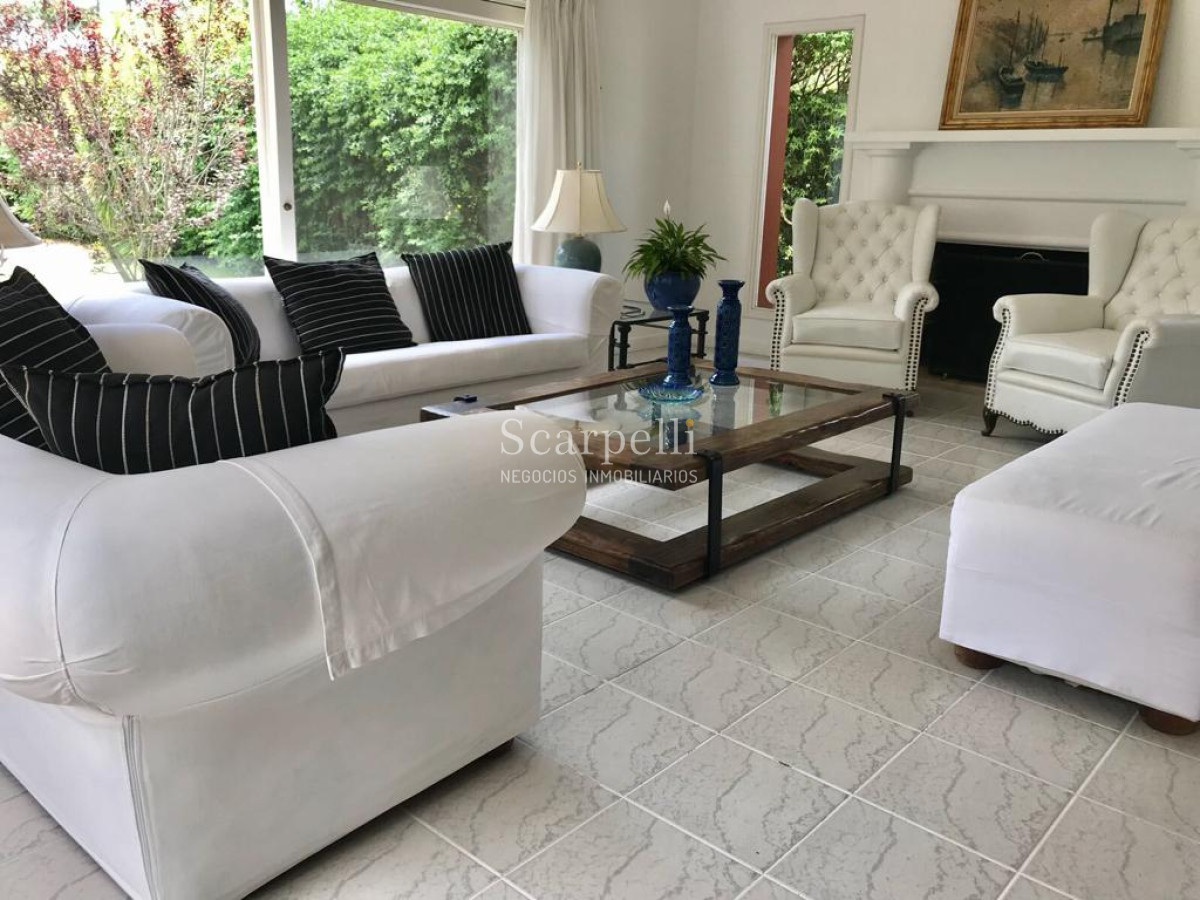 Casa ID.21994 - Excelente casa en Parada 10 de Playa Brava - San Rafael.