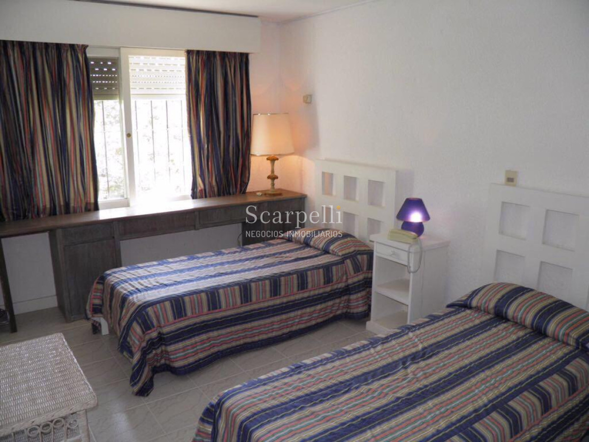 Casa ID.21994 - Excelente casa en Parada 10 de Playa Brava - San Rafael.