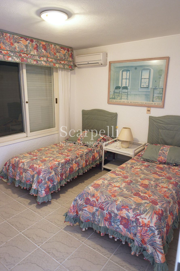 Casa ID.21994 - Excelente casa en Parada 10 de Playa Brava - San Rafael.