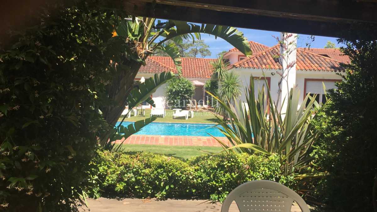 Casa ID.21994 - Excelente casa en Parada 10 de Playa Brava - San Rafael.
