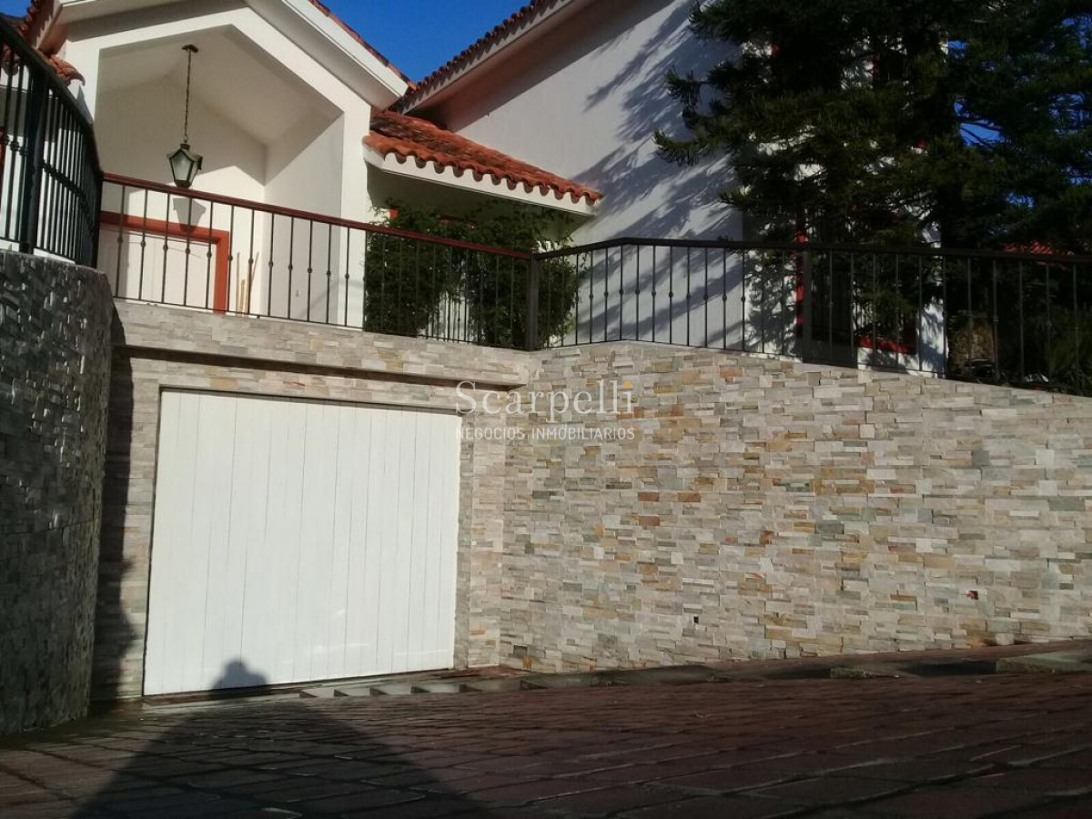 Casa ID.21994 - Excelente casa en Parada 10 de Playa Brava - San Rafael.